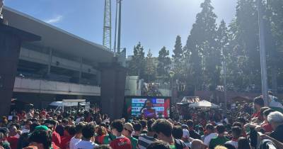 Multidão verde rubra aguarda o início do jogo que pode levar o Marítimo à primeira