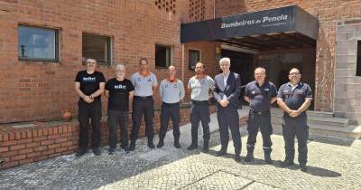 Equipa de formadores encontra-se a reforçar competências.