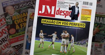 Dragão em voo perfeito