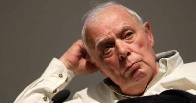 PR homenageia escritor com grande-colar da Ordem de Camões