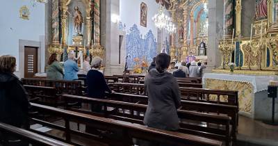 Alunos, amigos e paroquianos solidários com o padre Manuel Ornelas