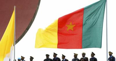 O ataque com uma bomba caseira ocorreu este domingo na cidade de Nkambe, durante as comemorações do dia nacional da juventude, após um desfile infantil.