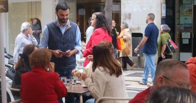 PCP propõe aumento geral dos salários em 15% e mínimo regional de 1.155 euros