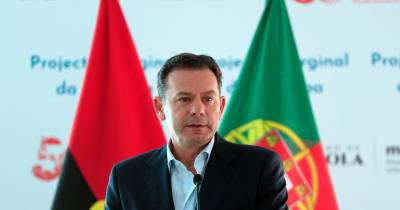 O primeiro-ministro, Luís Montenegro, está em Angola onde vai participar na Cimeira União Europeia-União Africana.