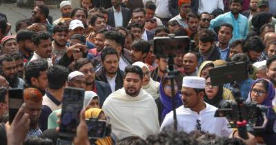 Aquelas manifestações levaram à queda da então primeira-ministra, Sheikh Hasina, que está exilada na Índia .