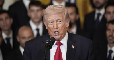 “MAKE IRAN GREAT AGAIN! (TORNAR O IRÃO GRANDE NOVAMENTE!)”, acrescentou Donald Trump.