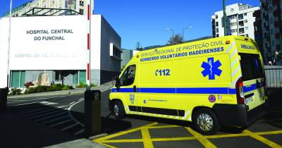 Segundo apurou o JM, do acidente resultou um ferido, um homem com cerca de 70 anos, que apresentava um ferimento na cabeça. A vítima foi assistida no local e transportada ao Hospital Dr. Nélio Mendonça.