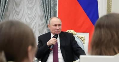 O chefe de Estado russo enfatizou que o exército ucraniano “está a sofrer perdas pesadas e esgotou em grande parte as suas reservas”.