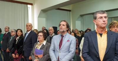 “Acho esta campanha um pouco medíocre, demasiado medíocre”, afirmou, lembrando que o Presidente da República não governa e, por isso, não deve apresentar programas de governo.