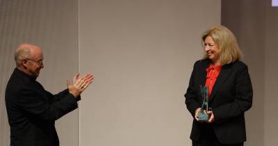 “Seja-nos permitido esperar mais deste agir, estar, ser”, acrescentou o bispo do Funchal.