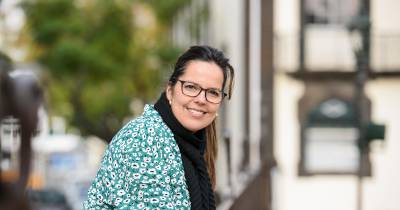 “Como todos os venezuelanos temos aquela dupla sensação de alegria e preocupação”, declara Ana Cristina Monteiro na sua página oficial da rede social Facebook.