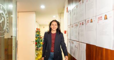 Célia Pessegueiro, eleita com 98,78% dos votos, é a primeira mulher líder do PS/M