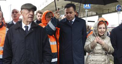 O Presidente da República, Marcelo Rebelo de Sousa, acompanhado pelo primeiro-ministro, Luís Montenegro, pela ministra do Ambiente, Maria da Graça Carvalho, e pela presidente da Câmara de Coimbra, Ana Abrunhosa, no âmbito da visita a Coimbra para se inteirar da situação das inundações do Rio Mondego.
