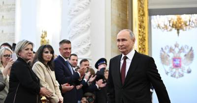 Vladimir Putin inicia quinto mandato como Presidente da Rússia.