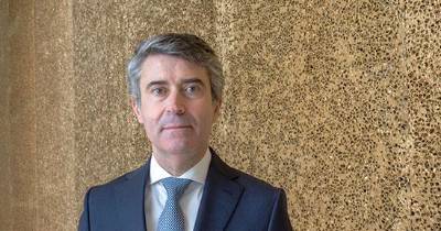 Líder do PS defende revisão da Lei de Finanças Regionais que exija esponsabilidade