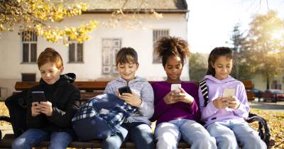 Simpósio debate impacto das tecnologias digitais na saúde mental dos jovens