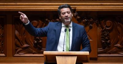 André Ventura explicou que a decisão surge depois de ter tido conhecimento de que o Partido Socialista vai marcar um debate de urgência na Assembleia da República.