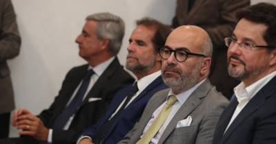 Thierry Ligonnière, CEO da ANA, e Miguel Pinto Luz, ministro das Infraestruturas no Aeroporto da Madeira.