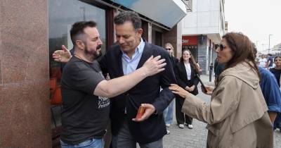 Luís Montenegro reeleito presidente do PSD com 94,8% dos votos.