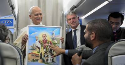 Papa Leão XIV encerra viagem apostólica ao Líbano.