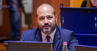 Na habitação, o PS quer que o Governo Regional utilize nessa área os eventuais 150 milhões de euros que estariam destinados ao prolongamento da Pontinha.