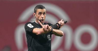 O árbitro Nuno Almeida, durante o jogo da 23ª jornada da I Liga de futebol entre o Sporting de Braga e o Rio Ave, realizado no Estádio Municipal de Braga, a 5 de março de 2023.