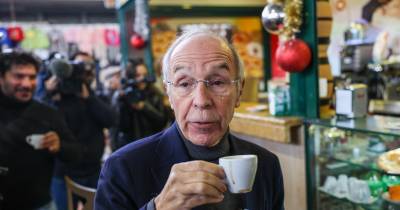 O candidato às eleições presidênciais, Luís Marques Mendes esta manhã durante uma visita ao mercado de Alvalade em Lisboa, 31 de dezembro de 2025.