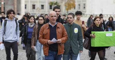 O secretário-geral do Partido Comunista Português (PCP), Paulo Raimundo, participa na Sessão Pública COP 28 O capitalismo não é Verde, na Cidade Universitária, em Lisboa.