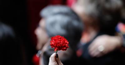 Associação 25 de Abril pede “silêncio às armas, fim às guerras”