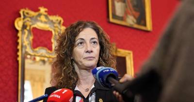 A presidente da Câmara Municipal do Funchal falava à margem da reunião semanal.