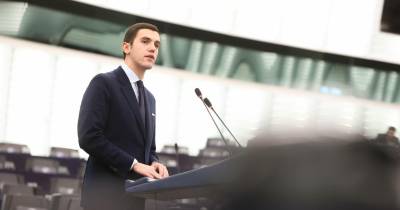 Bugalho acusa Carneiro de “branquear” parlamento ilegítimo da Venezuela com visita