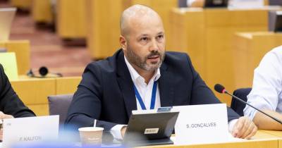 Eurodeputado interveio na Comissão dos Transportes e do Turismo do Parlamento Europeu.