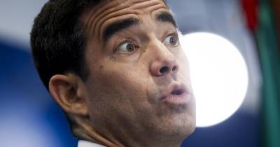 PSD: Leitão Amaro chocado com voto de Ventura que “fez chorar de alegria” líder da CGTP