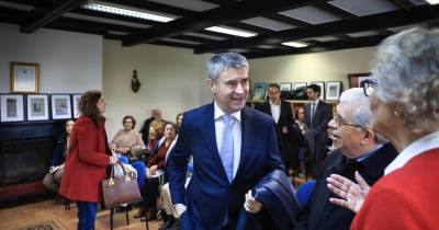 Presidenciais: Carneiro apela à mobilização do PS em torno da candidatura de Seguro