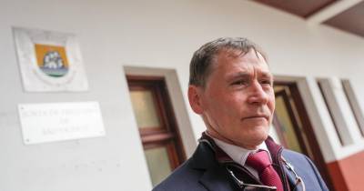 O JM traz, inclusivamente, na edição de hoje, a garantia de José Carlos Gonçalves de que não se demitirá.