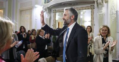 O candidato a secretário-geral do Partido Socialista (PS), Pedro Nuno Santos, durante um encontro com mulheres socialistas em Lisboa.