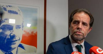 “Eu acho lamentáveis estas cenas”, diz Albuquerque.