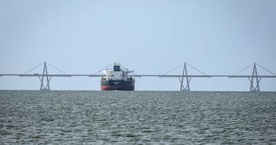 Petroleiro no Lago Maracaibo, em Maracaibo, Venezuela.