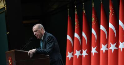 ”À medida que a guerra se prolonga, alertámos para o risco de conflito se propagar a outros países”, alertou Erdogan.