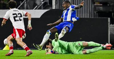 LE: FC Porto empata em Utrecht após praticamente meia hora com mais um jogador