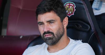 Swansea bate cláusula de Matos