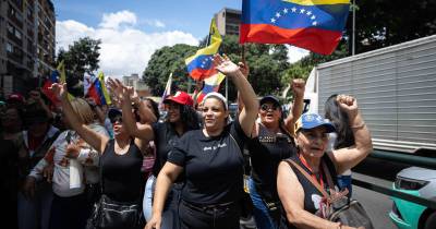 Manifestação de apoiantes de Maduro após as críticas dos EUA e da mobilização de navios de guerra para as Caraíbas.