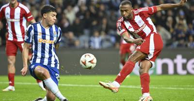 Derrota com Olympiacos atrasa FC Porto na luta pela fase seguinte.