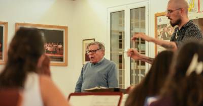 A primeira edição do Festival das Artes Eurico Martins, organizado pelo Recreio Musical União da Mocidade (fundado em 1913), terá lugar amanhã, no Centro de Congressos da Madeira, a partir das 15h00, e culmina com um concerto de estágio da Orquestra de Bandolins da Madeira (OBM), às 18h00, com a participação especial do tenor Carlos Guilherme.