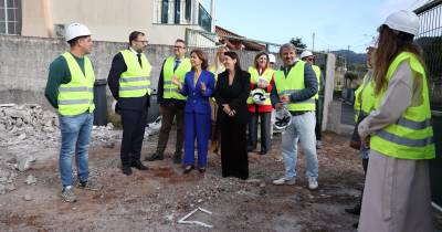 Paula Margarido e Nivalda Gonçalves visitaram a obra que está a decorrer no Santo da Serra.