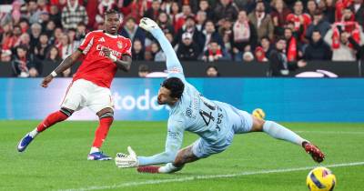 Sidny Cabral fez o 3-0 e não festejou frente à antiga equipa.