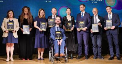 Para Sara Cerdas, a distinção reflete “o trabalho e a dedicação em prol das causas europeias e dos europeus” ao longo do seu mandato.