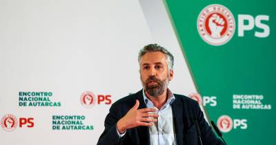 Sendo a taxa de IMI em Montemor-o-Novo de 0,3%, com este valor patrimonial tributário (VPT), Pedro Nuno paga um IMI de 143 euros por ano.