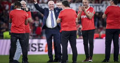 Treinador dos ‘encarnados’ em duas ocasiões, de 1982/83 a 1983/84 e de 1989/90 a 1991/92.