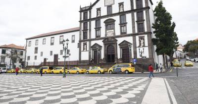 19-01-2021 IGREJA DO COLÉGIO E PRAÇA DE TAXIS (Foto Joana Sousa)